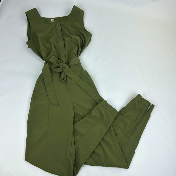 Kyodan Freedom Trail Jumpsuit. Olive Green. Sleeveless.  XS. Snap front. - Picture 8 of 10